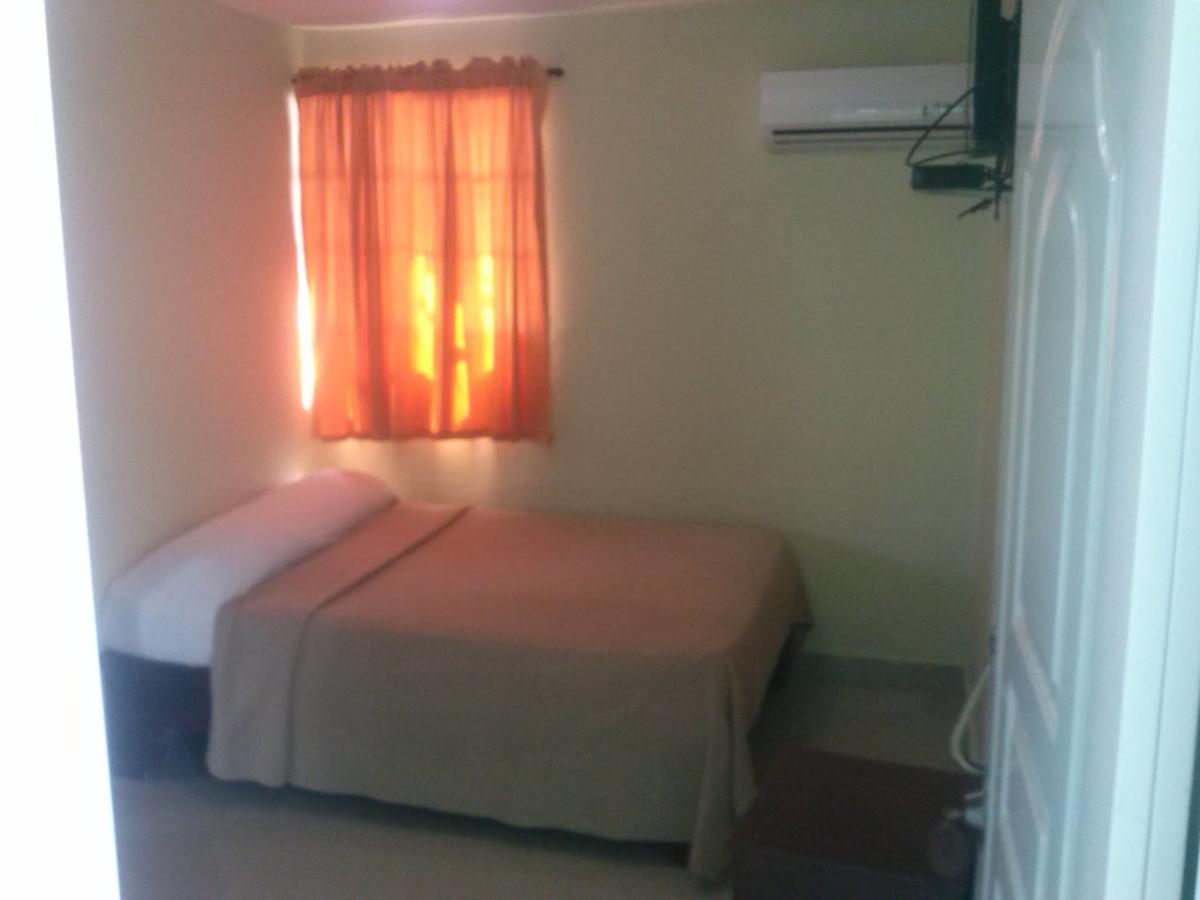 Hotel Cacique Barahona Екстер'єр фото